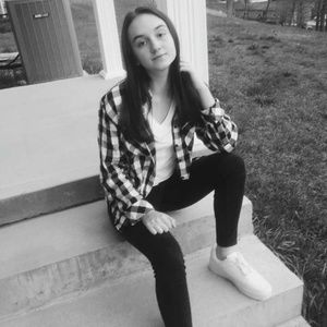 Meet your Posher, Angie